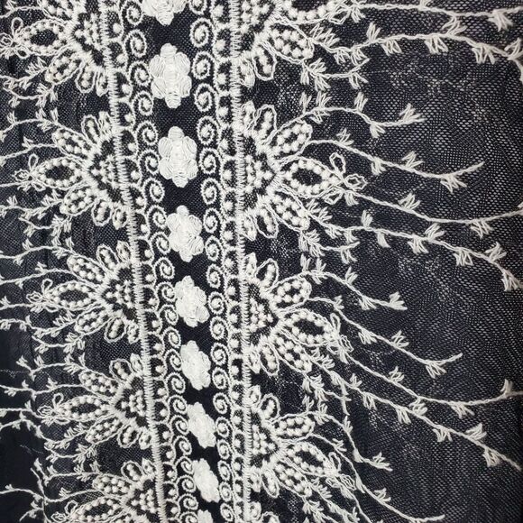 Capri Sheer Blouse Womens Small Black White Embroidery Lace Detail Lagenlook - Picture 5 of 10